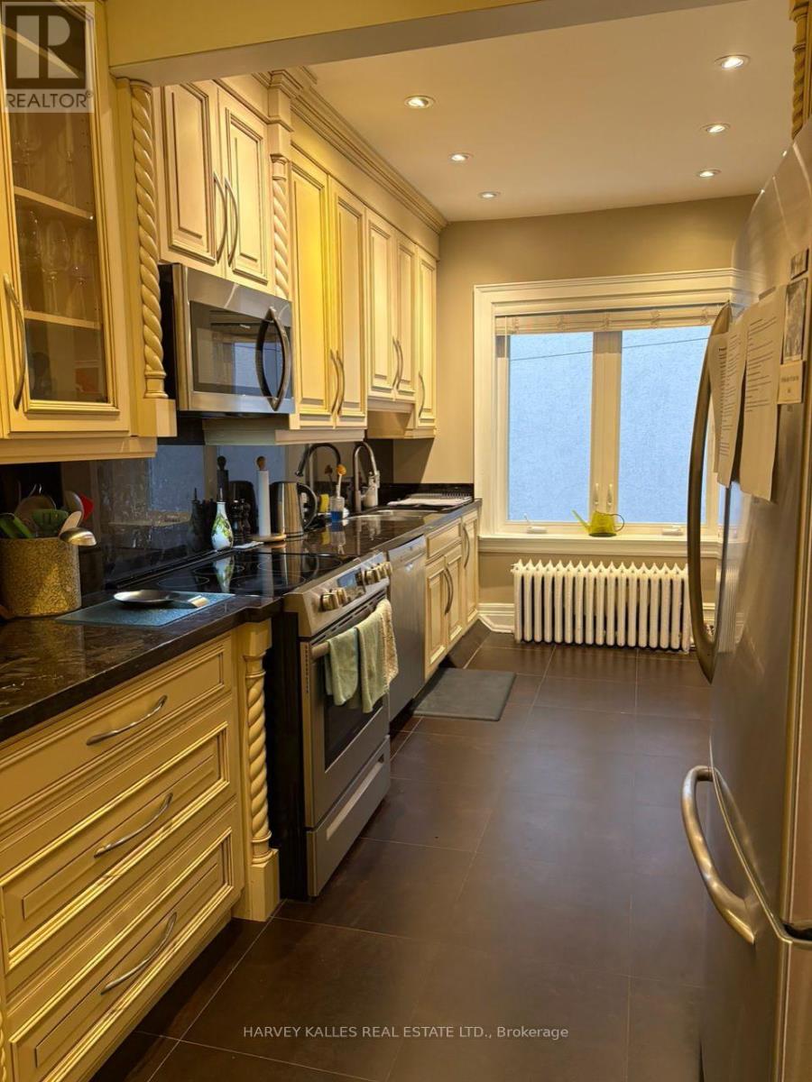 Main - 306 Spadina Road, Toronto, Ontario  M5R 2V6 - Photo 7 - C12788026