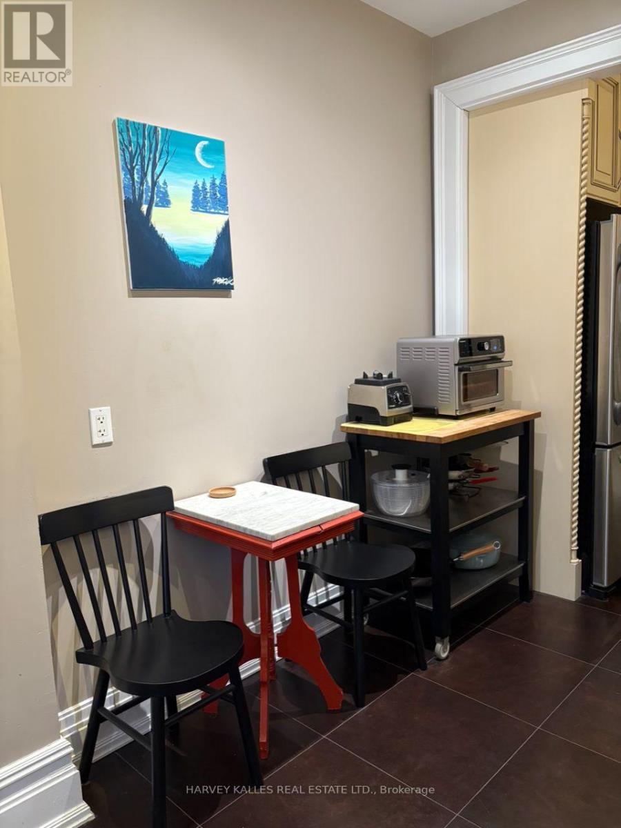 Main - 306 Spadina Road, Toronto, Ontario  M5R 2V6 - Photo 8 - C12788026