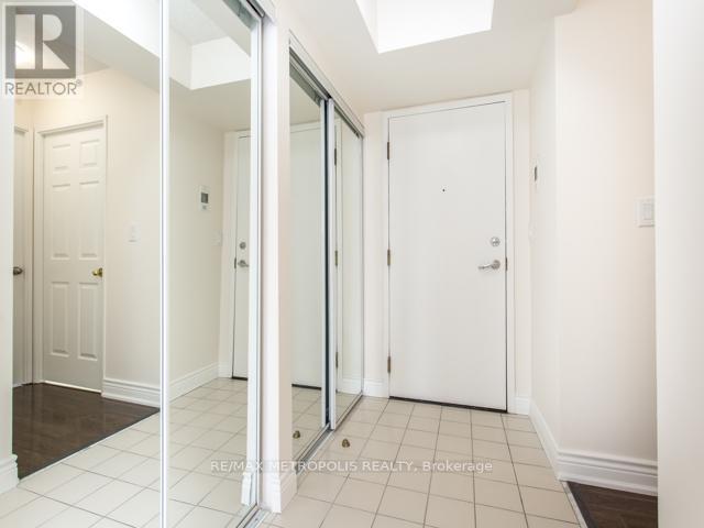 1406 - 7 Carlton Street, Toronto, Ontario  M5B 2M3 - Photo 3 - C12788050