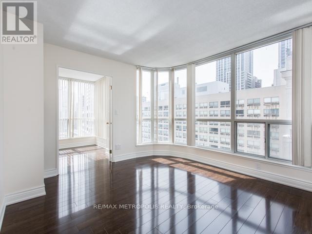 1406 - 7 Carlton Street, Toronto, Ontario  M5B 2M3 - Photo 5 - C12788050