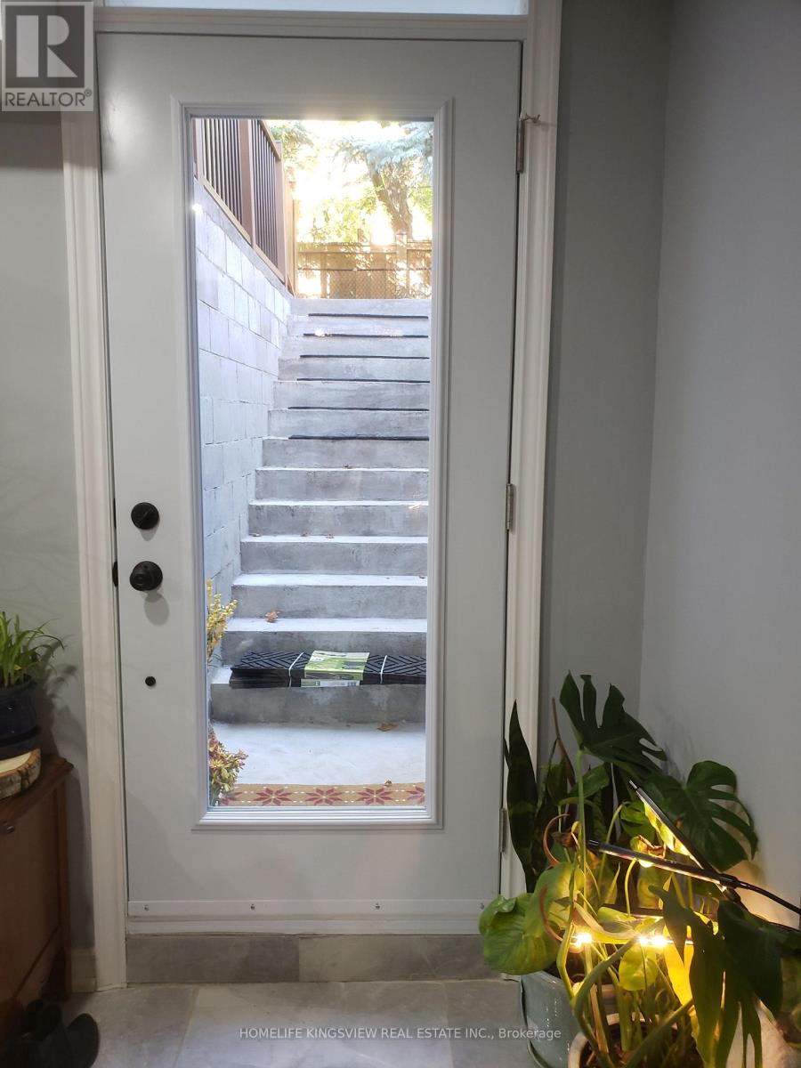 24 Weston Crescent, Ajax, Ontario  L1T 0C7 - Photo 3 - E12787978