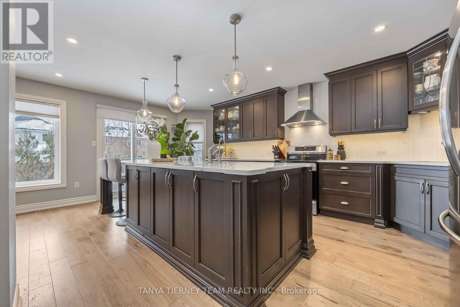 32 Four Winds Drive, Whitby, Ontario  L1N 9R8 - Photo 17 - E12788000