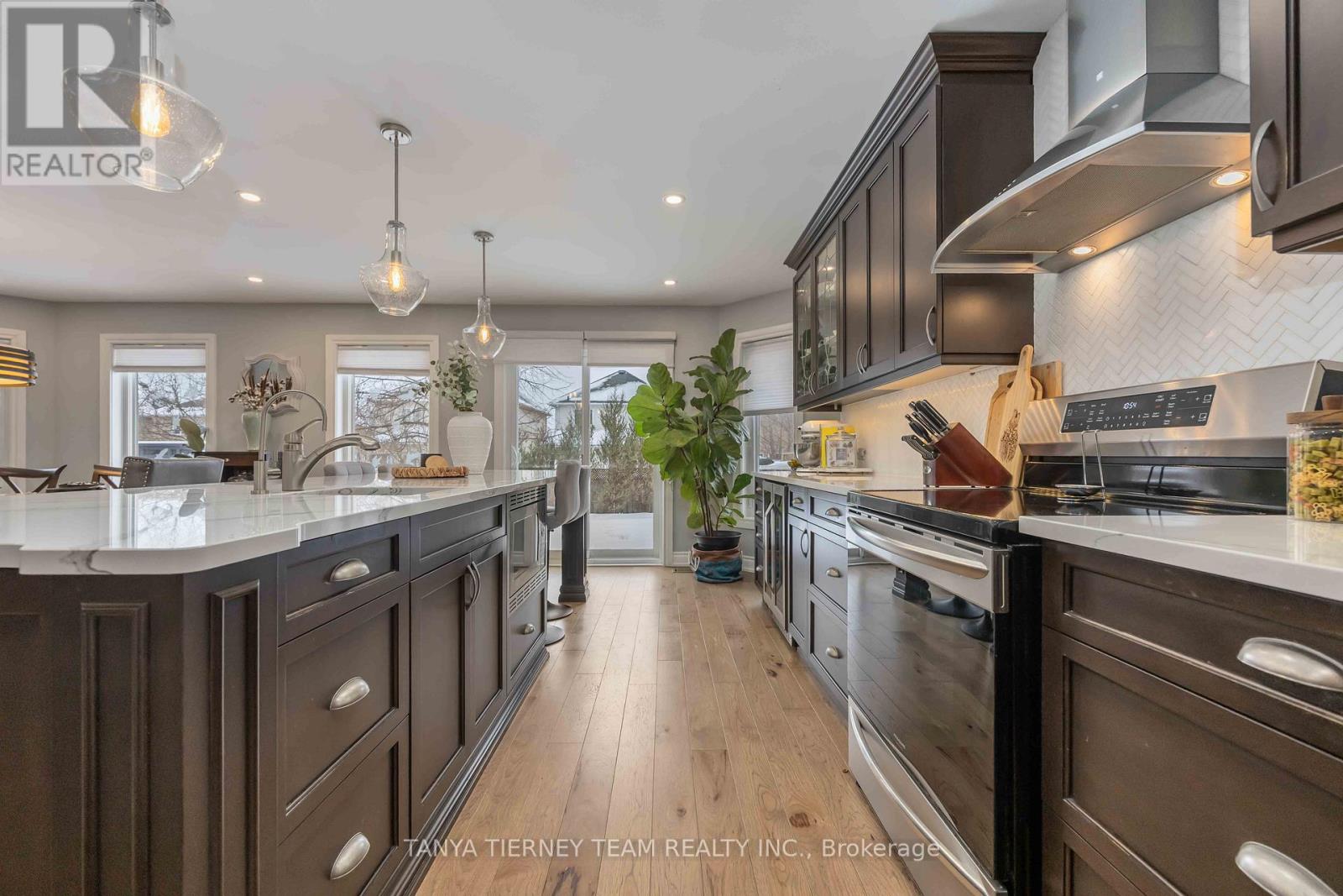 32 Four Winds Drive, Whitby, Ontario  L1N 9R8 - Photo 19 - E12788000