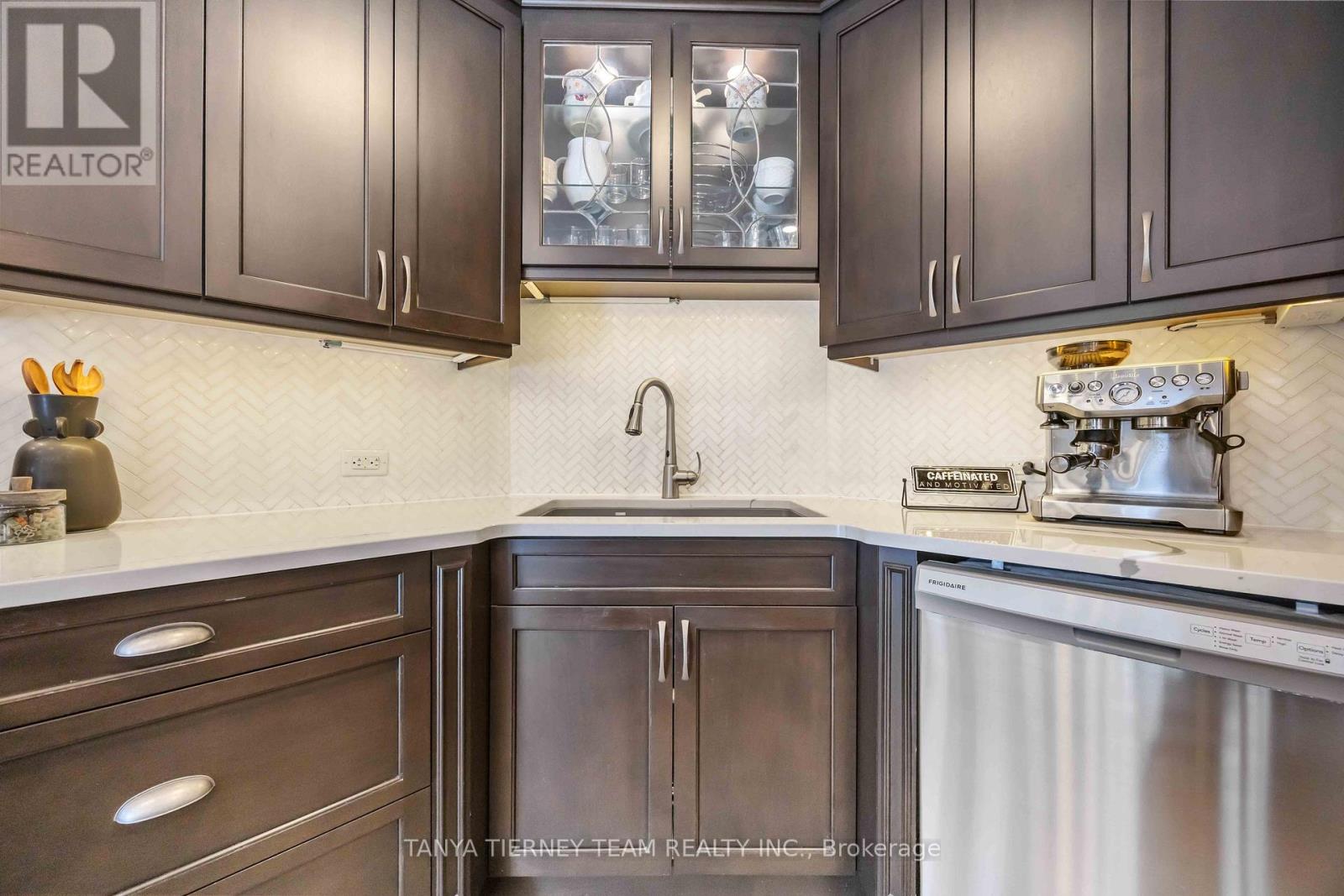 32 Four Winds Drive, Whitby, Ontario  L1N 9R8 - Photo 21 - E12788000