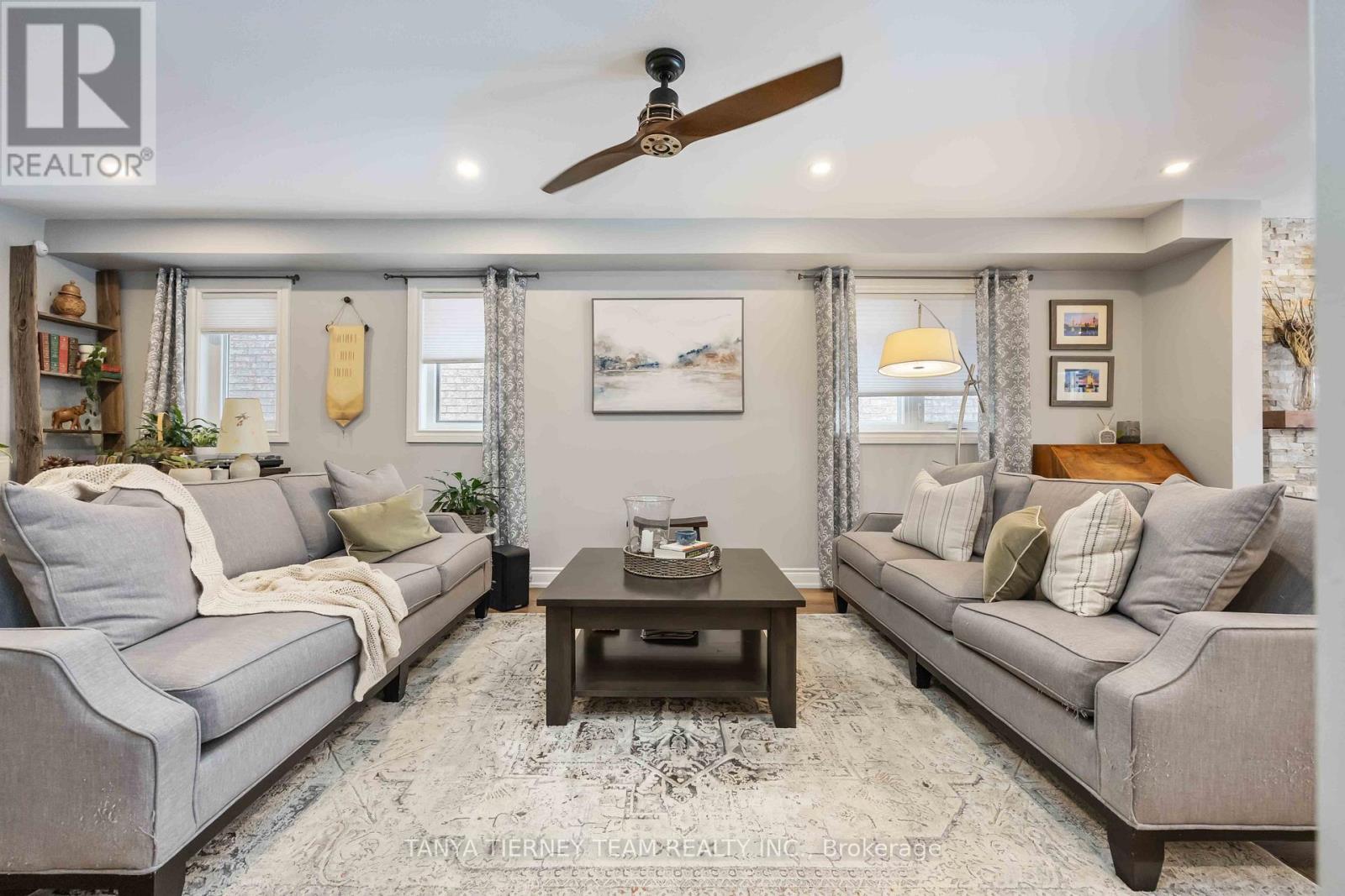 32 Four Winds Drive, Whitby, Ontario  L1N 9R8 - Photo 8 - E12788000