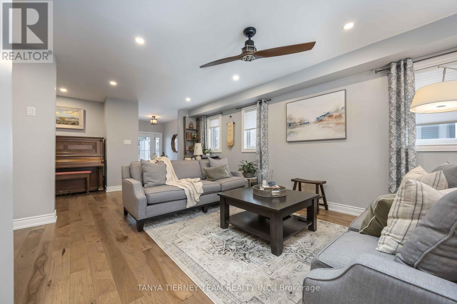 32 Four Winds Drive, Whitby, Ontario  L1N 9R8 - Photo 9 - E12788000