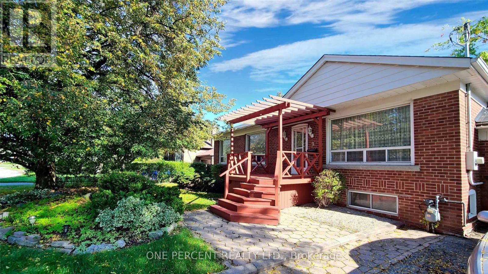 9 Kingsmere Crescent, Toronto, Ontario  M1M 3B2 - Photo 2 - E12788054