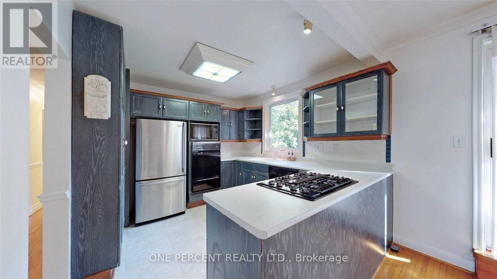 9 Kingsmere Crescent, Toronto, Ontario  M1M 3B2 - Photo 3 - E12788054