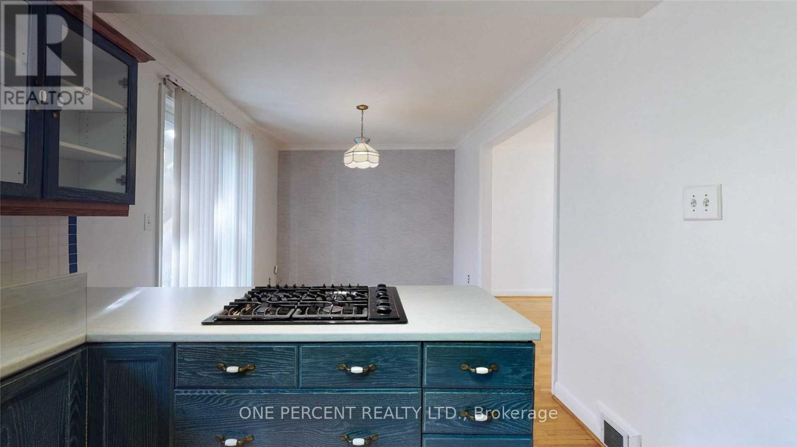 9 Kingsmere Crescent, Toronto, Ontario  M1M 3B2 - Photo 5 - E12788054