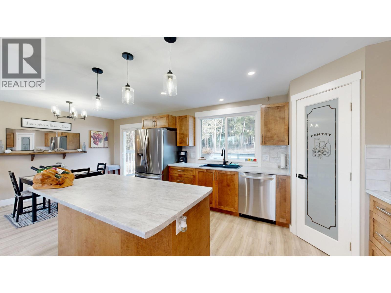 4737 Sussnee Road, 100 Mile House, British Columbia  V0K 2Z0 - Photo 12 - R3089634