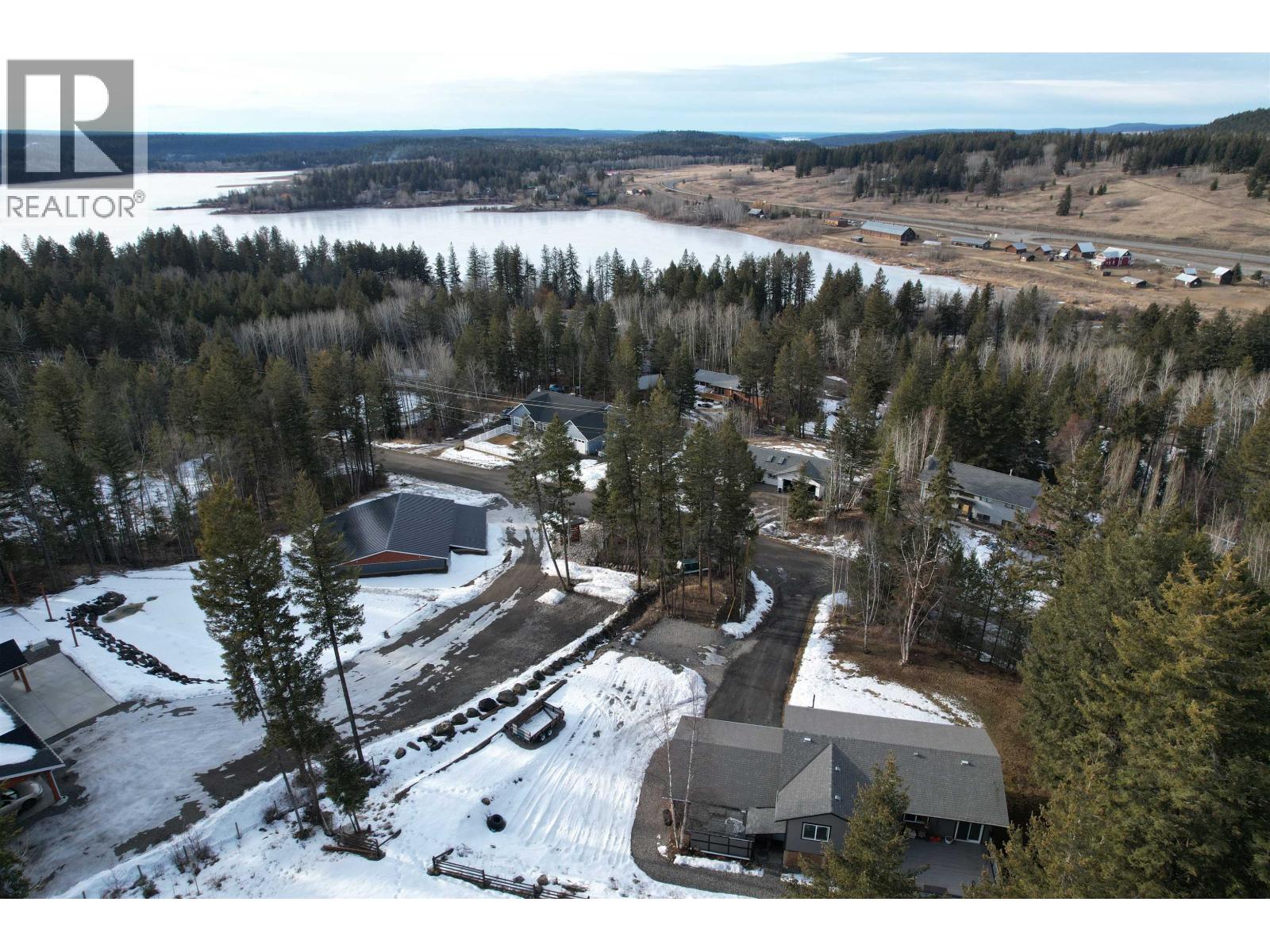 4737 Sussnee Road, 100 Mile House, British Columbia  V0K 2Z0 - Photo 11 - R3089634