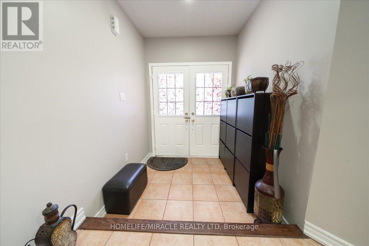 326 Albright Road, Brampton, Ontario  L6X 0H8 - Photo 6 - W12787496