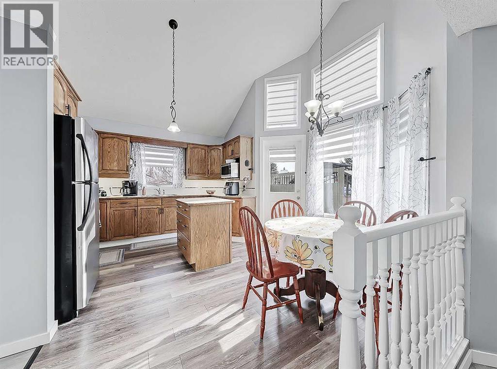 9 Hunters Mews, Okotoks, Alberta  T1S 1M2 - Photo 2 - A2282625