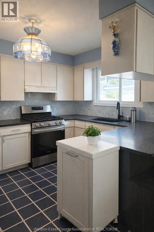 553 St. Pierre Street, Tecumseh, Ontario  N8N 1Z2 - Photo 4 - 26003231