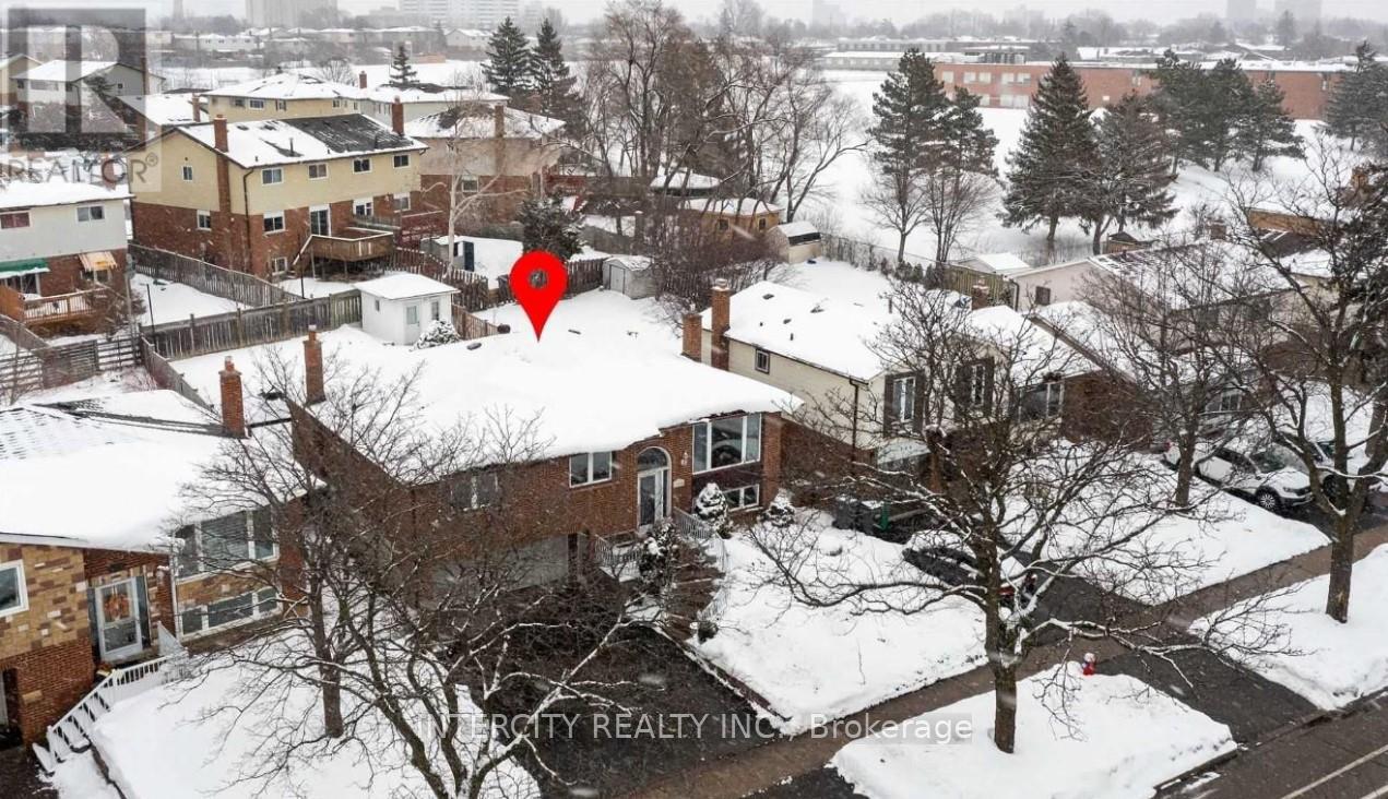 (Main) - 308 Centre Street N, Brampton, Ontario  L6V 2R4 - Photo 2 - W12787990