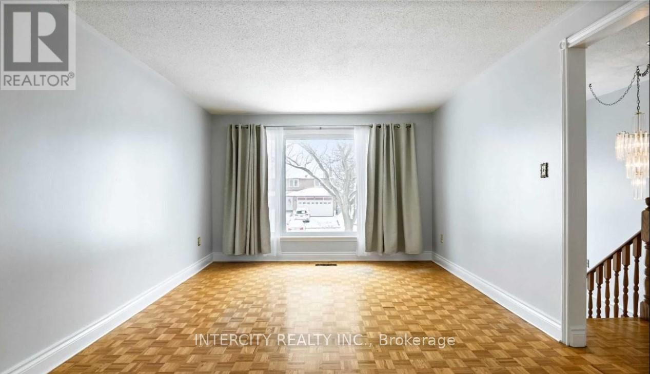 (Main) - 308 Centre Street N, Brampton, Ontario  L6V 2R4 - Photo 4 - W12787990