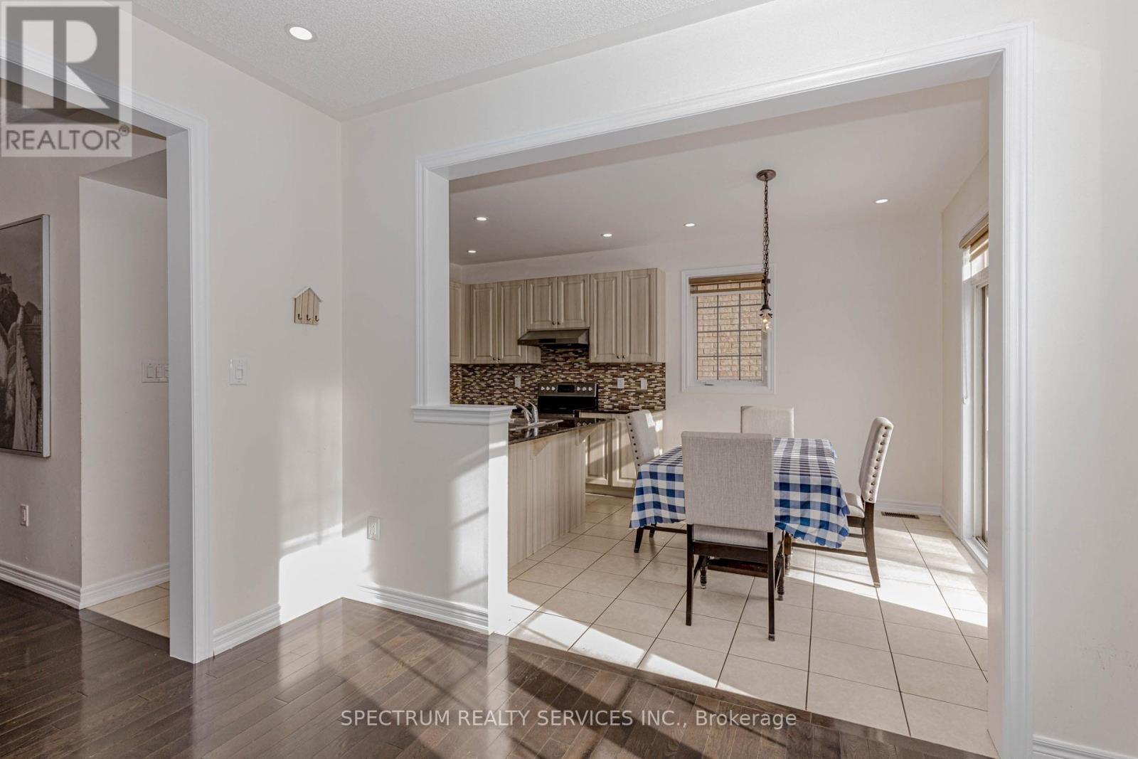 75 Elmcrest Drive, Brampton, Ontario  L6Y 5Z1 - Photo 11 - W12788004