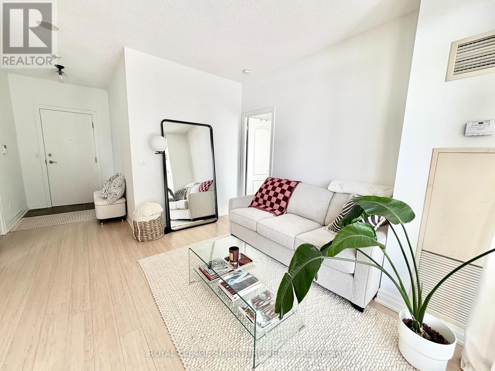 1601 - 2121 Lake Shore Boulevard W, Toronto, Ontario  M8V 4E9 - Photo 10 - W12788006