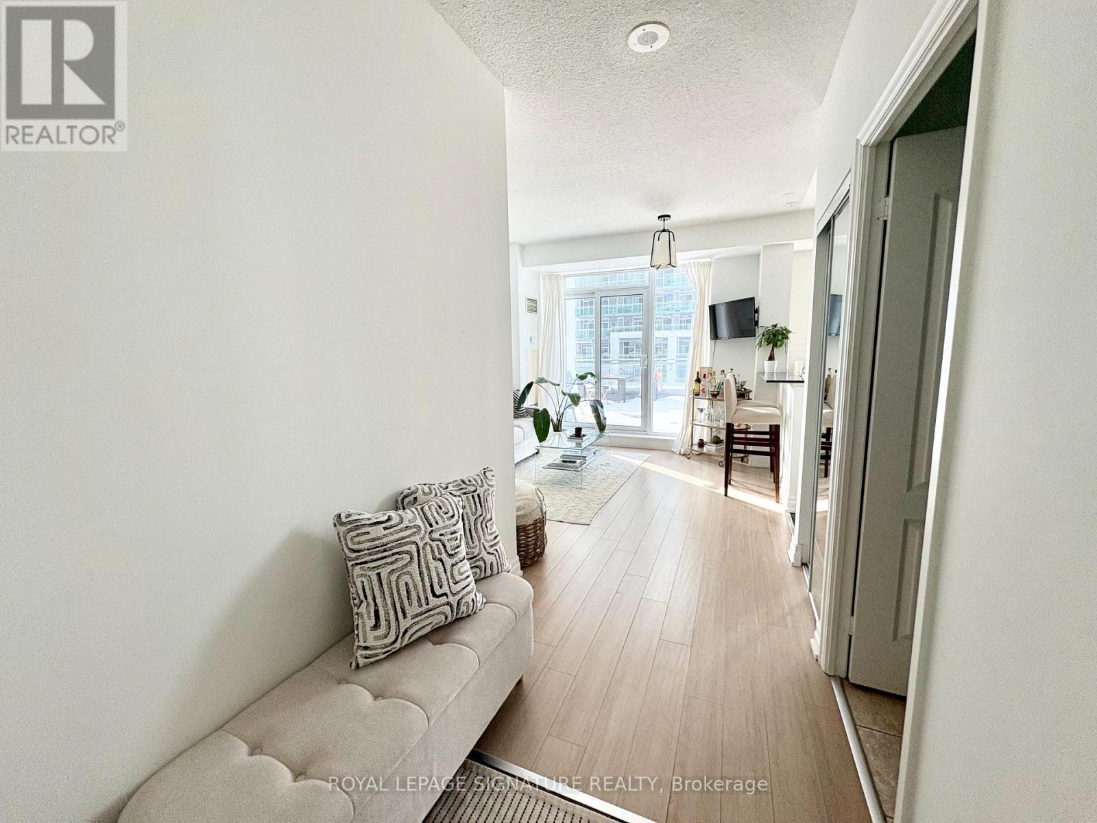 1601 - 2121 Lake Shore Boulevard W, Toronto, Ontario  M8V 4E9 - Photo 2 - W12788006