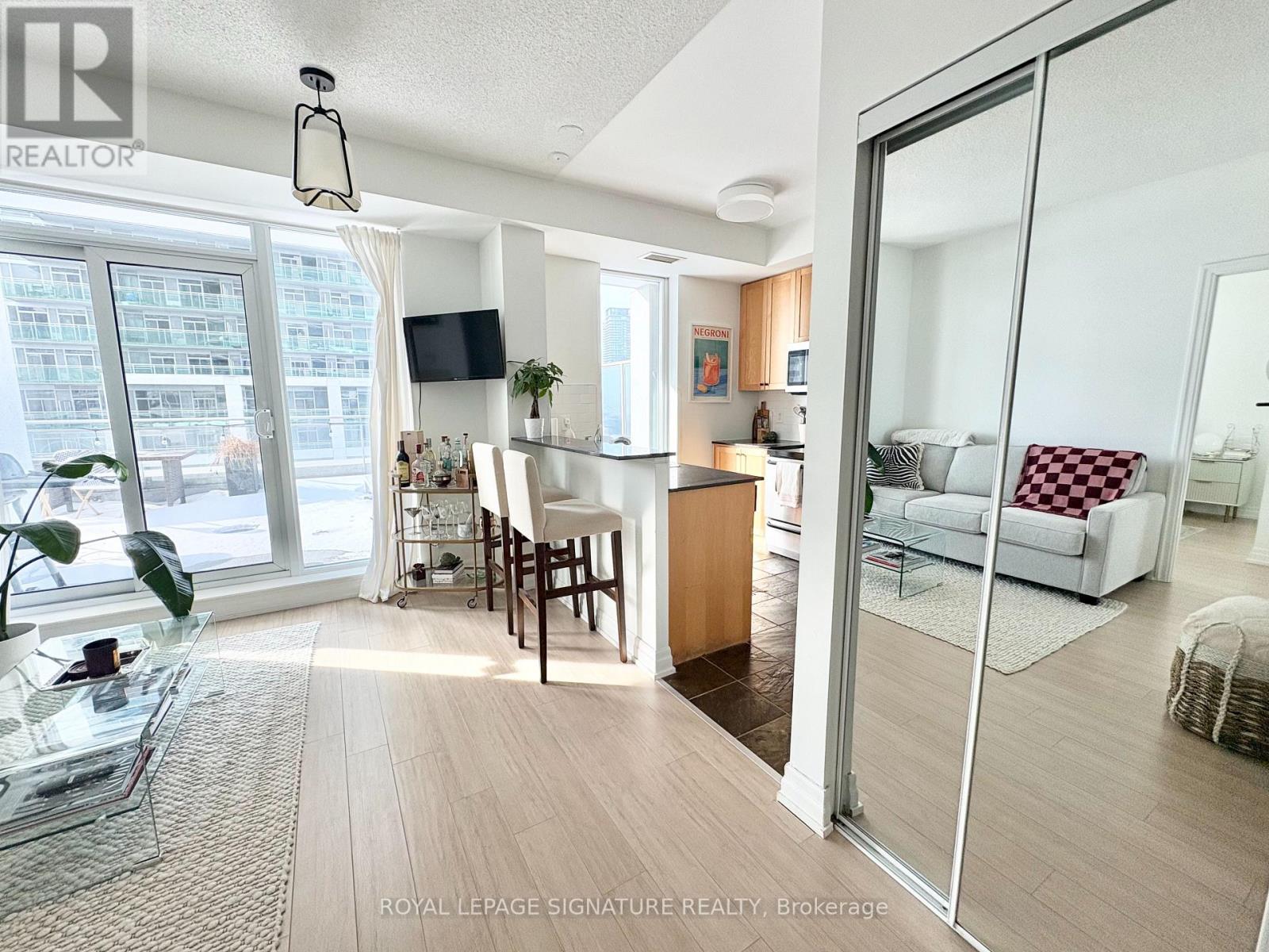 1601 - 2121 Lake Shore Boulevard W, Toronto, Ontario  M8V 4E9 - Photo 3 - W12788006