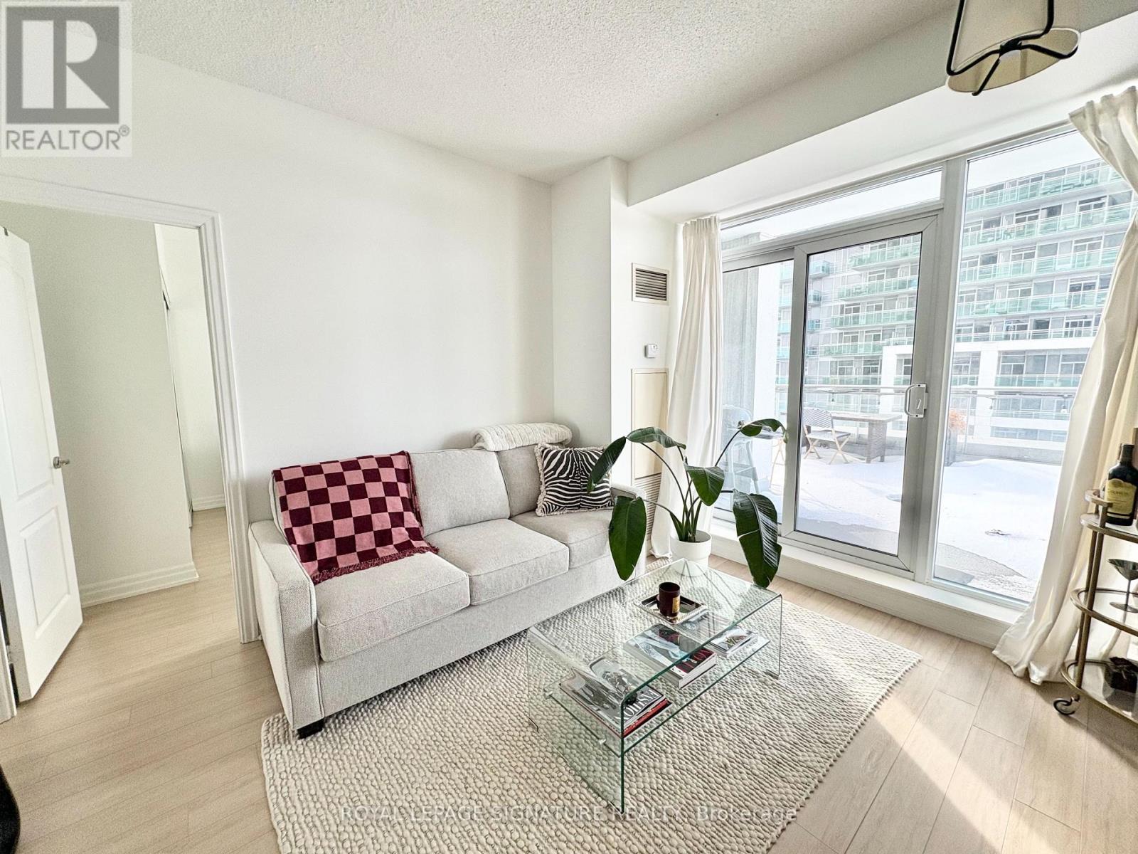 1601 - 2121 Lake Shore Boulevard W, Toronto, Ontario  M8V 4E9 - Photo 4 - W12788006