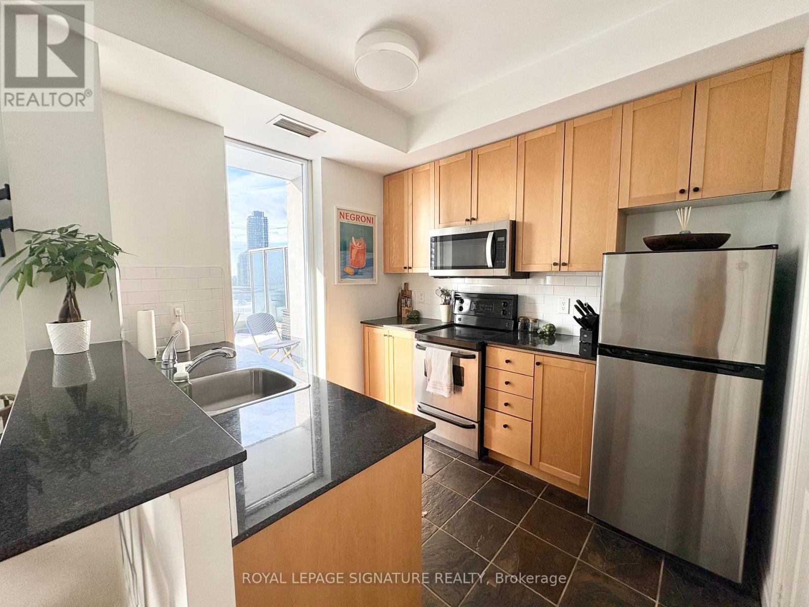 1601 - 2121 Lake Shore Boulevard W, Toronto, Ontario  M8V 4E9 - Photo 6 - W12788006