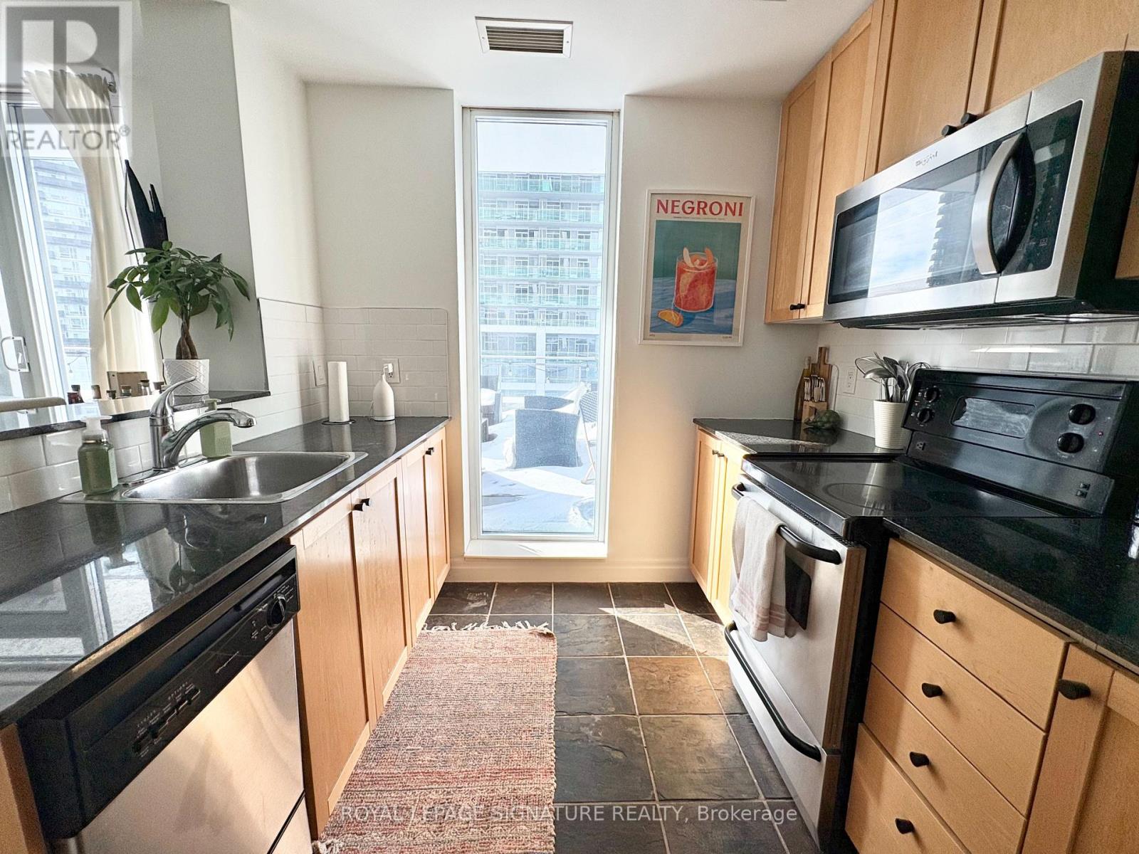 1601 - 2121 Lake Shore Boulevard W, Toronto, Ontario  M8V 4E9 - Photo 7 - W12788006