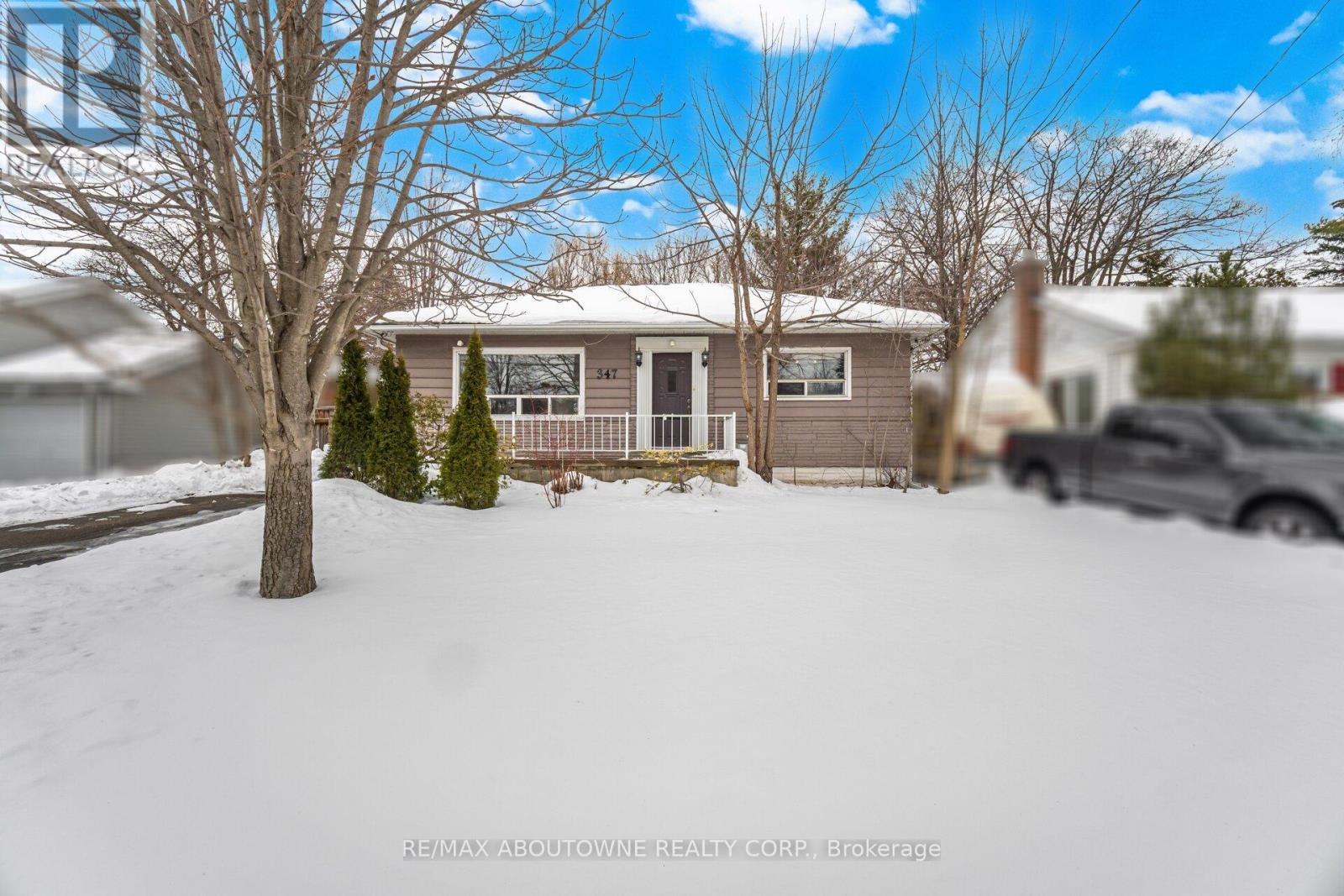 347 QUEEN MARY DRIVE, Oakville, Ontario