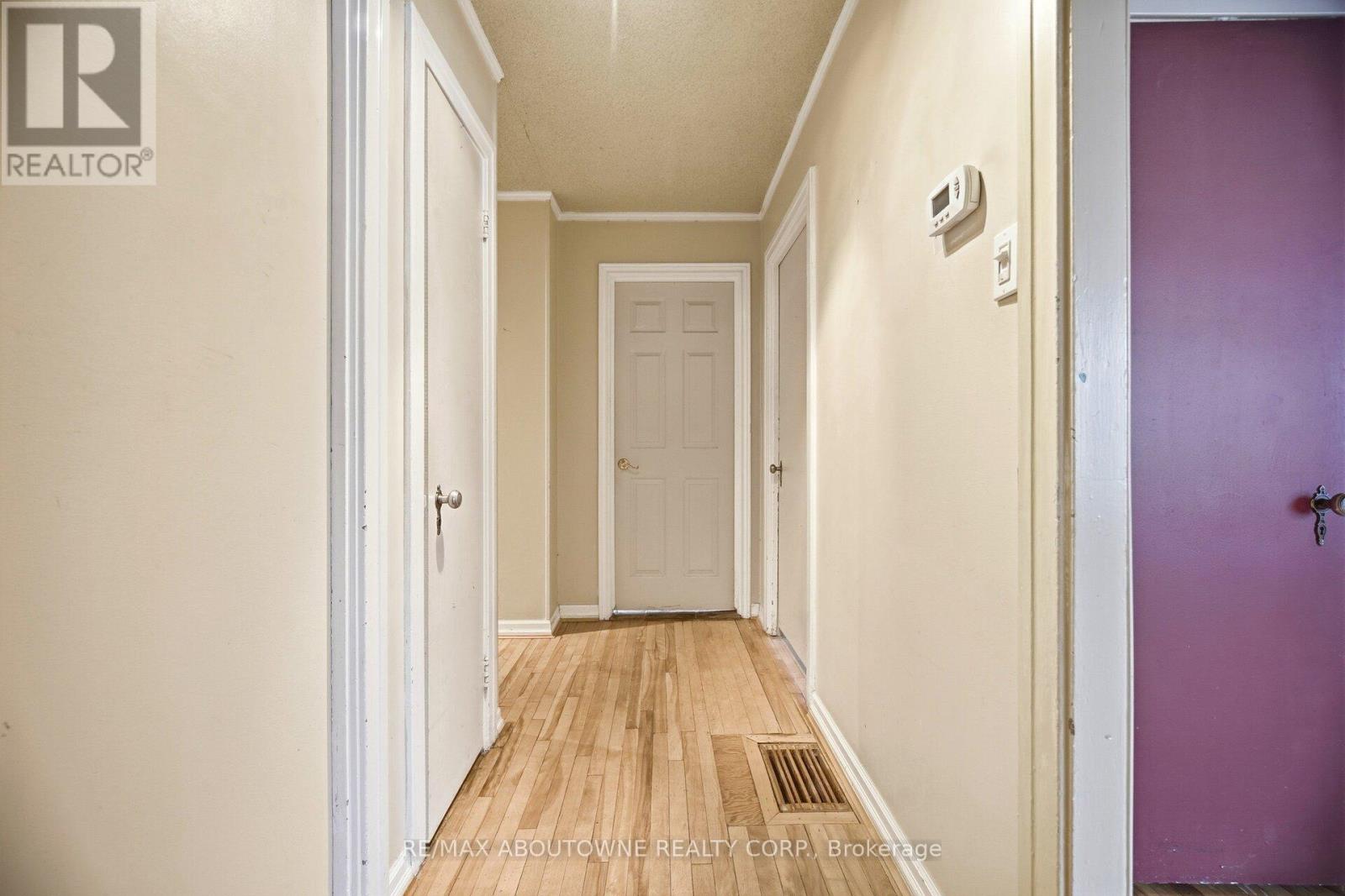 347 Queen Mary Drive, Oakville, Ontario  L6K 3L7 - Photo 19 - W12788018