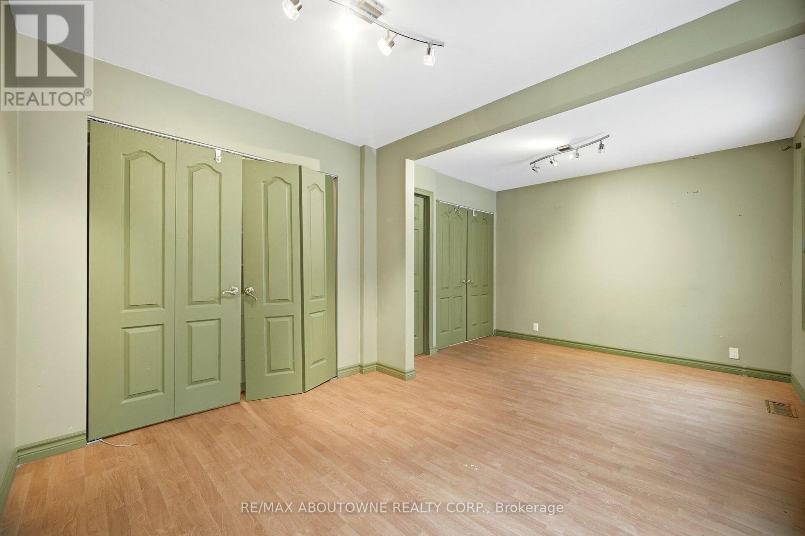 347 Queen Mary Drive, Oakville, Ontario  L6K 3L7 - Photo 22 - W12788018