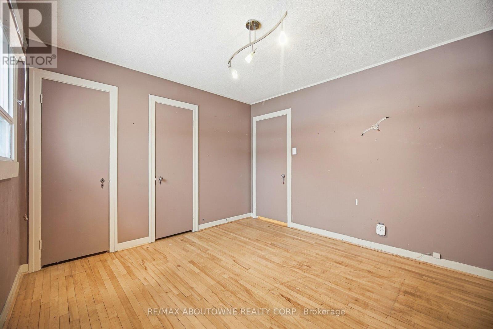 347 Queen Mary Drive, Oakville, Ontario  L6K 3L7 - Photo 26 - W12788018