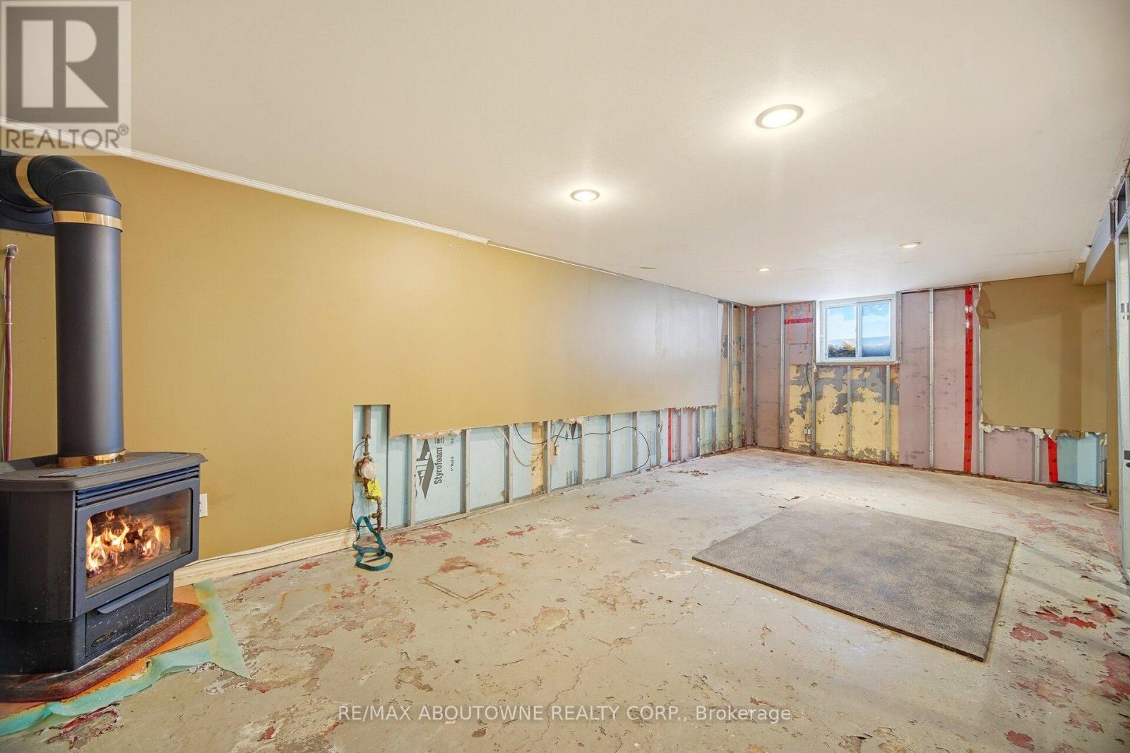 347 Queen Mary Drive, Oakville, Ontario  L6K 3L7 - Photo 33 - W12788018