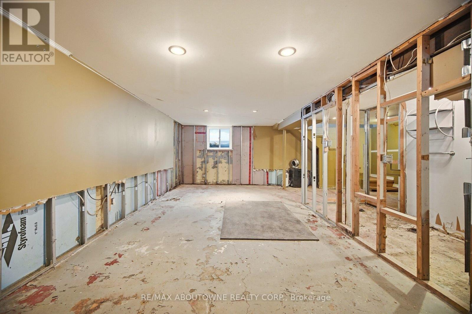 347 Queen Mary Drive, Oakville, Ontario  L6K 3L7 - Photo 34 - W12788018