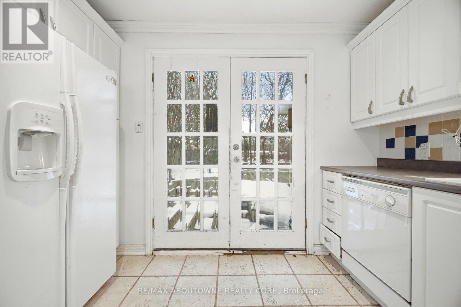 347 Queen Mary Drive, Oakville, Ontario  L6K 3L7 - Photo 42 - W12788018