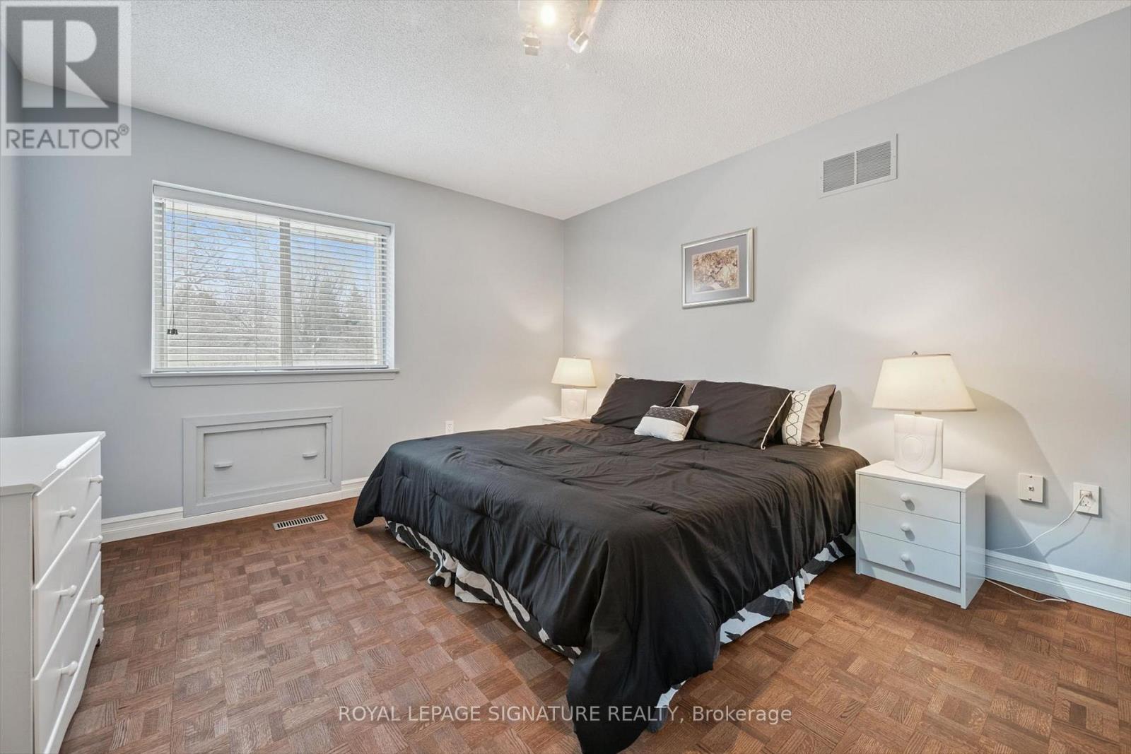 28 Manswood Crescent, Brampton, Ontario  L6T 0A4 - Photo 17 - W12788022