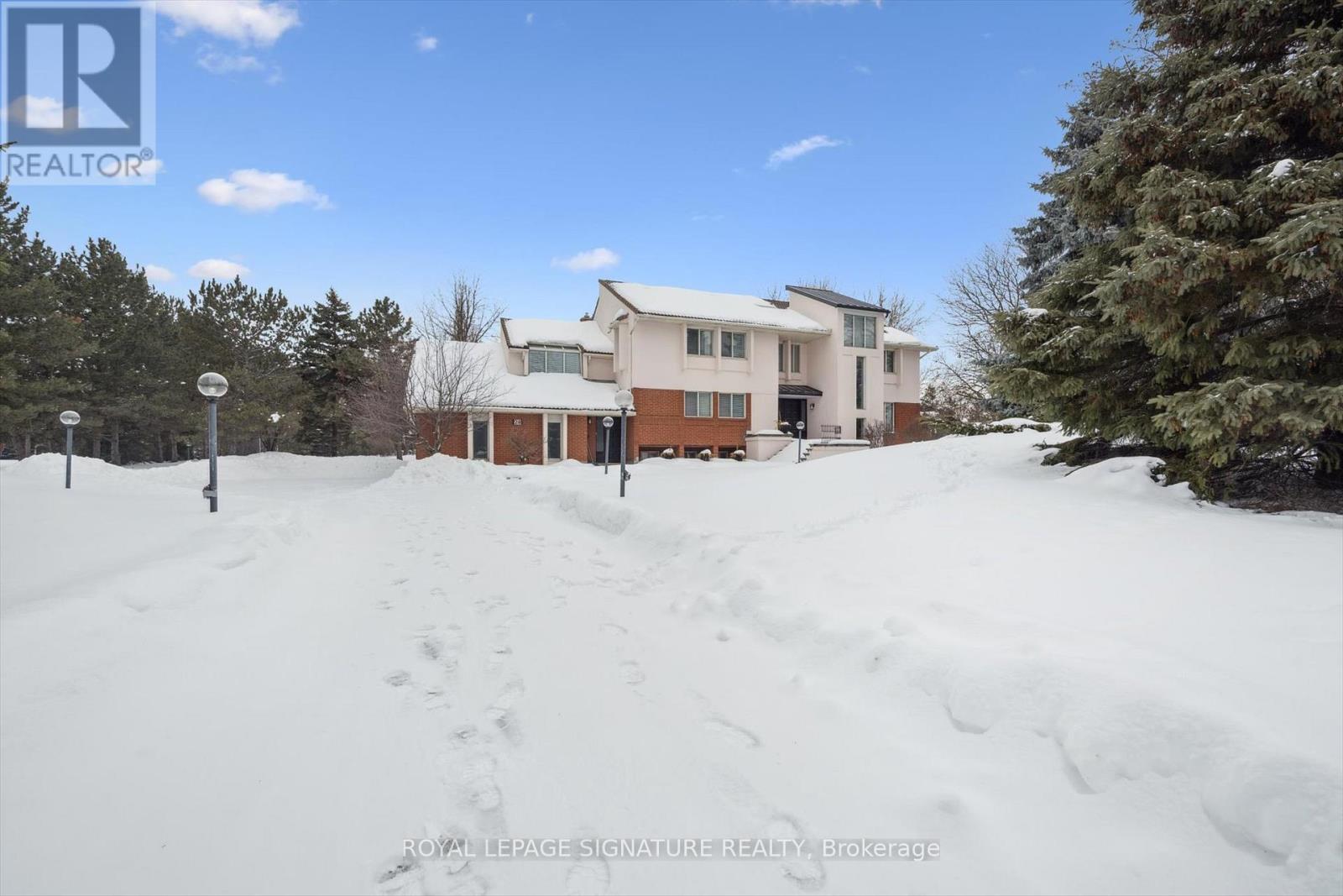 28 Manswood Crescent, Brampton, Ontario  L6T 0A4 - Photo 2 - W12788022