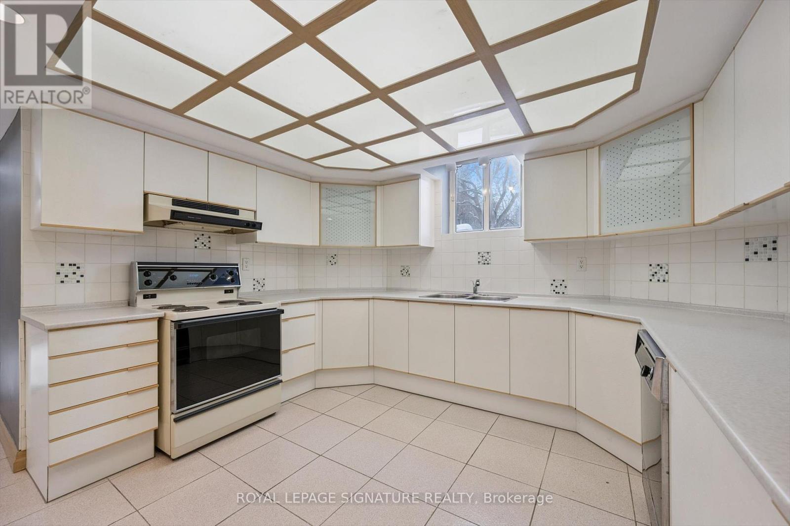 28 Manswood Crescent, Brampton, Ontario  L6T 0A4 - Photo 29 - W12788022