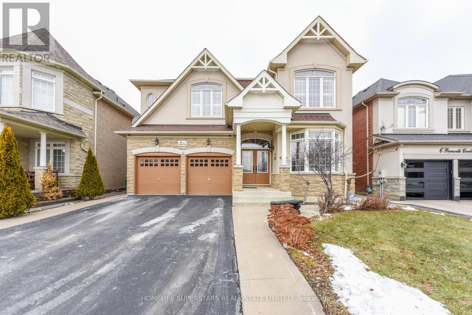 8 BAINSVILLE CIRCLE, Brampton, Ontario