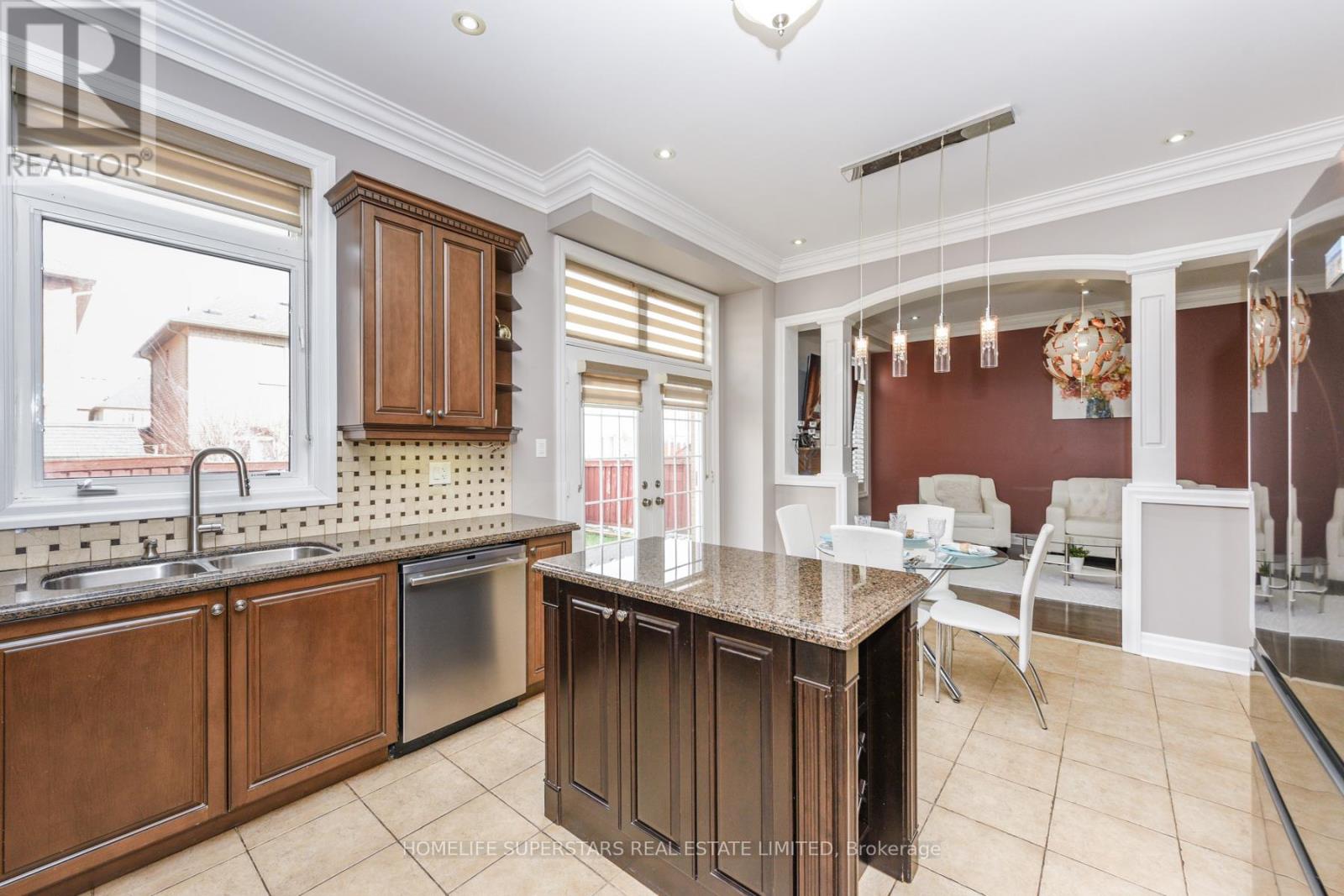 8 Bainsville Circle, Brampton, Ontario  L6P 3A5 - Photo 13 - W12788036