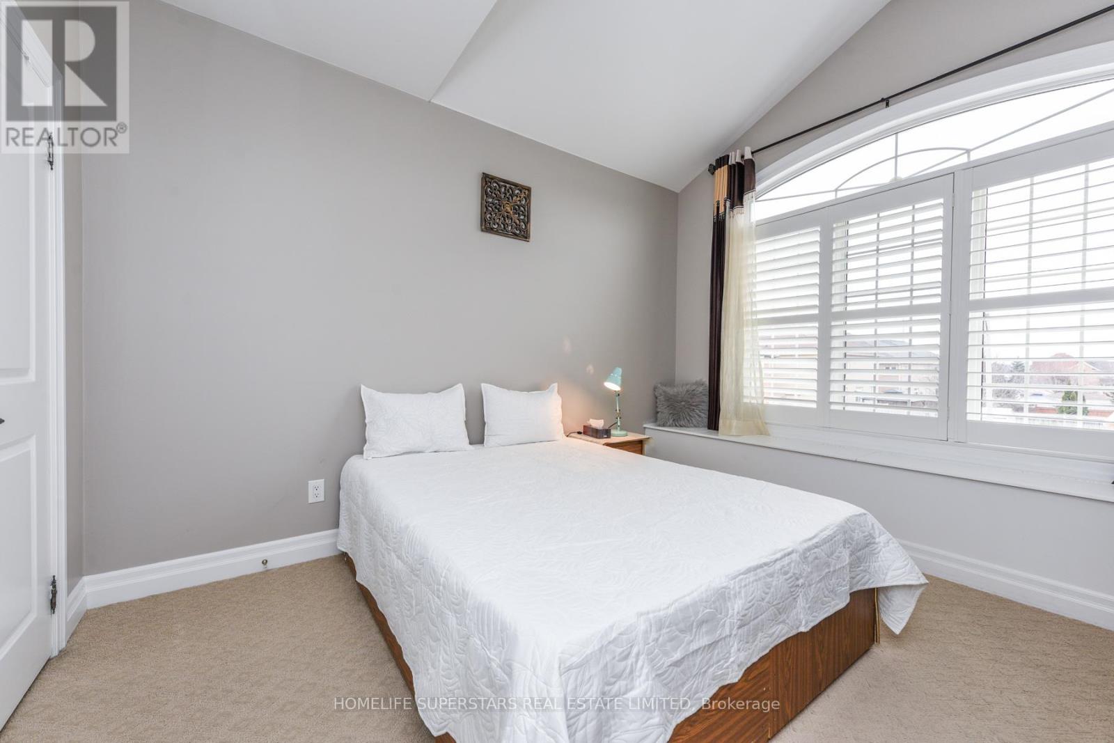 8 Bainsville Circle, Brampton, Ontario  L6P 3A5 - Photo 21 - W12788036