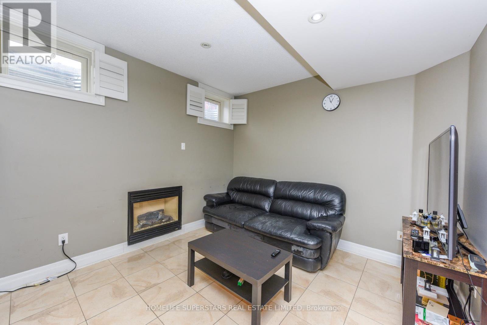 8 Bainsville Circle, Brampton, Ontario  L6P 3A5 - Photo 29 - W12788036