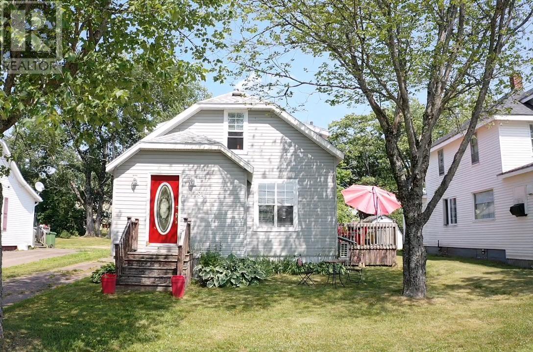 84 McFarlane Street, Springhill, Nova Scotia