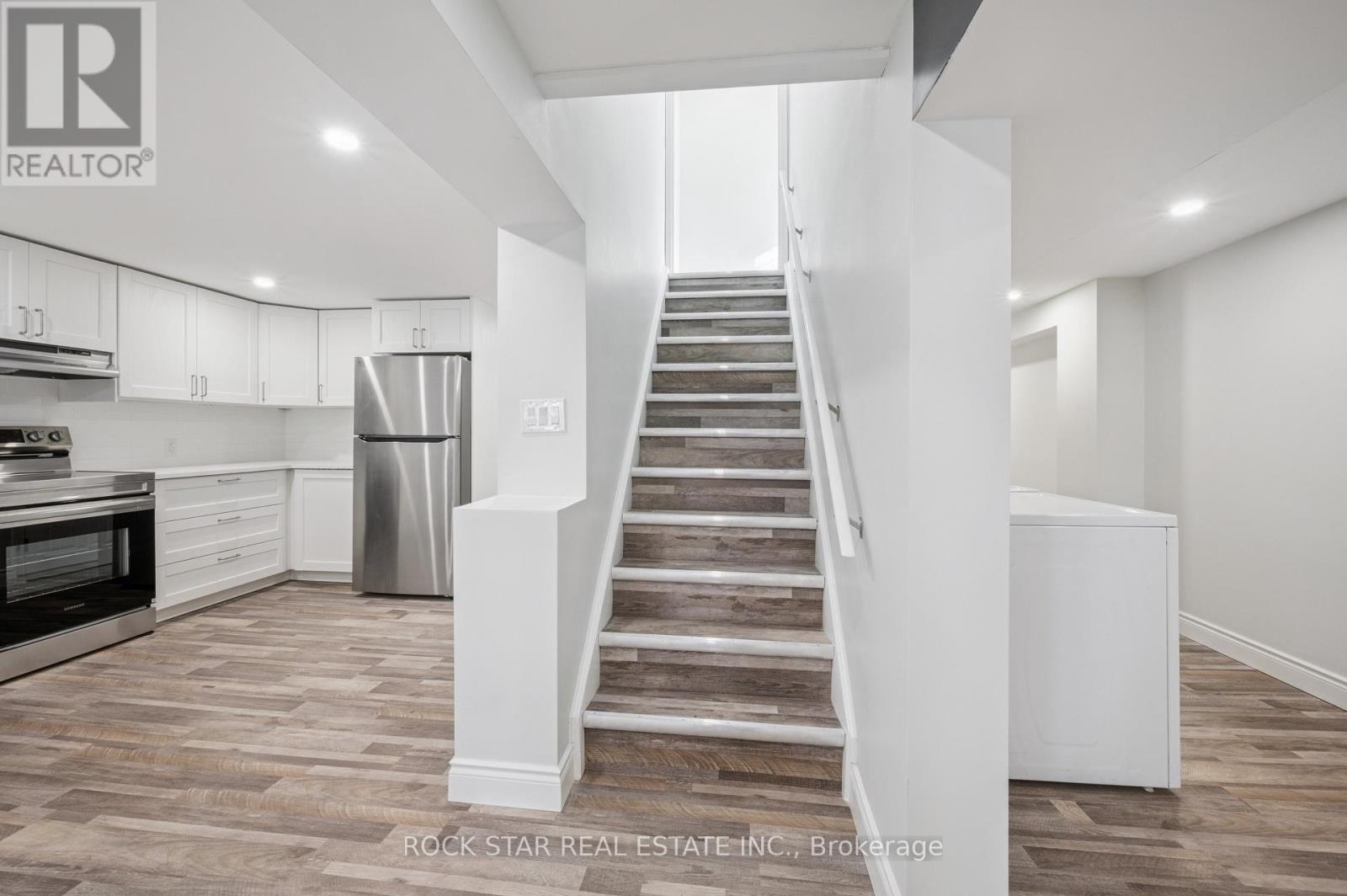 118 Selkirk Drive, Kitchener, Ontario  N2E 1M4 - Photo 21 - X12787982