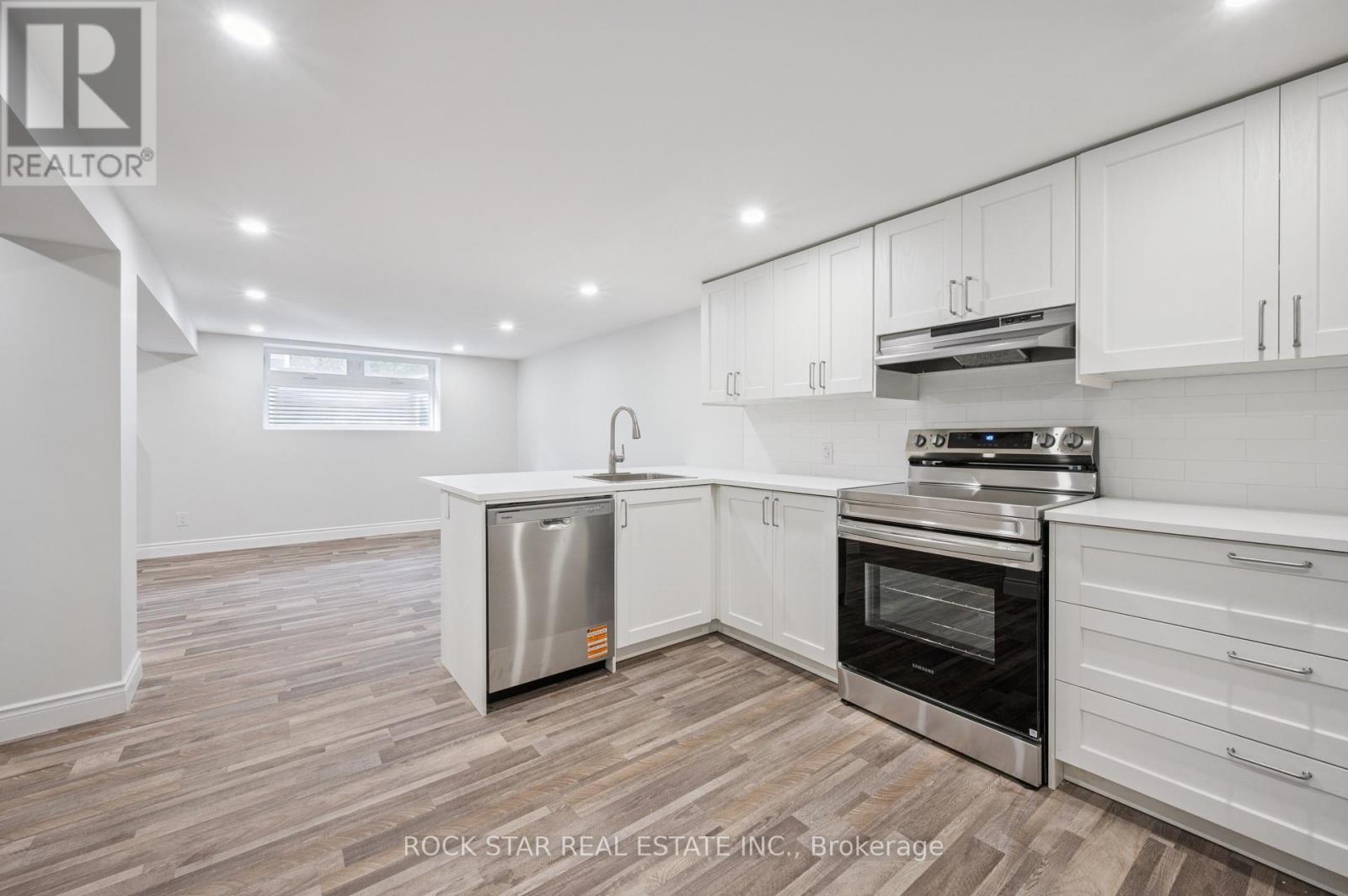 118 Selkirk Drive, Kitchener, Ontario  N2E 1M4 - Photo 25 - X12787982