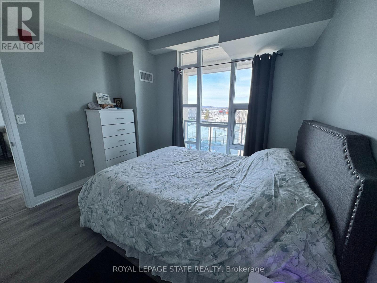 404 - 10 Concord Place, Grimsby, Ontario  L3M 0G6 - Photo 13 - X12788032