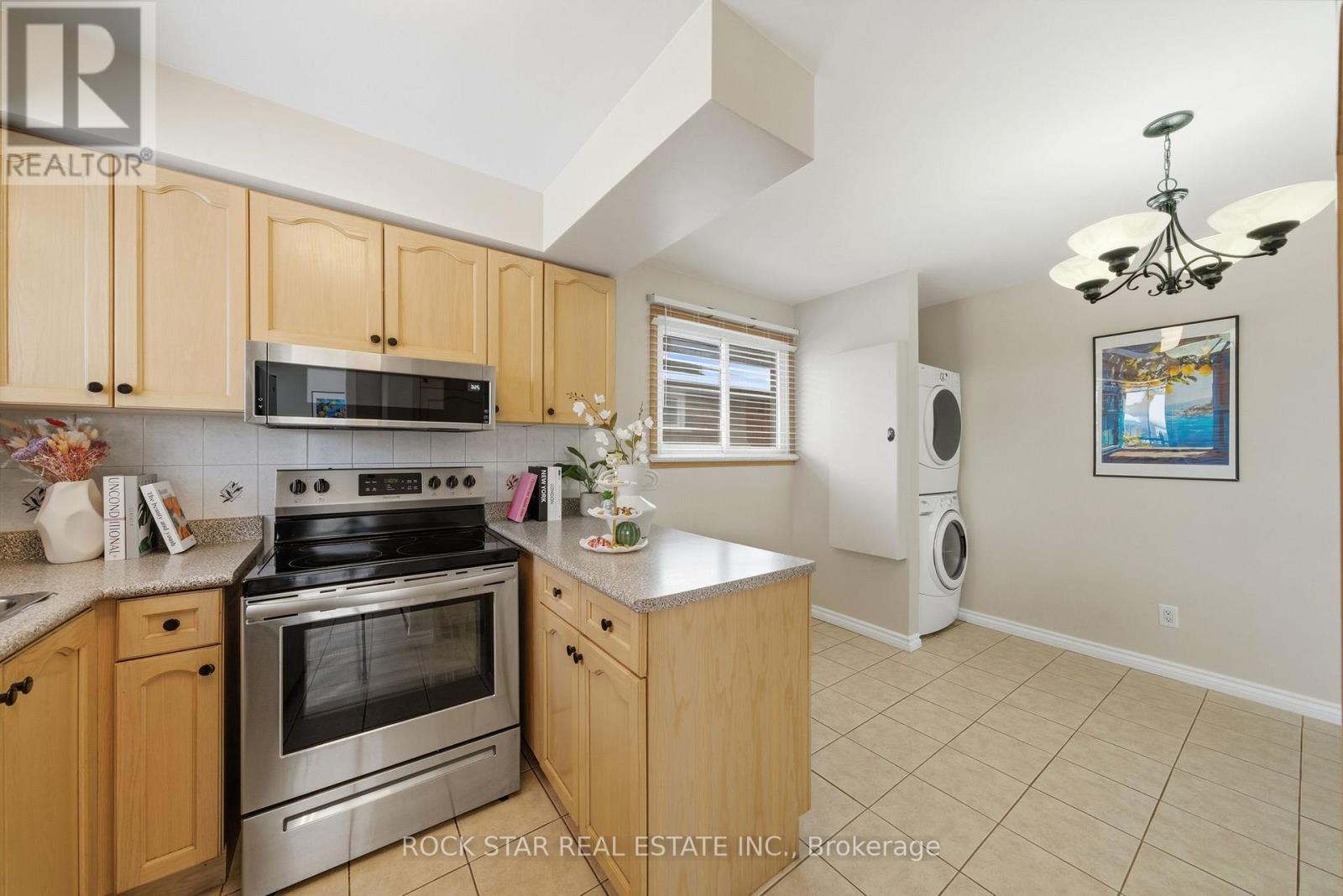 60 Champlain Avenue, Hamilton, Ontario  L8G 2H7 - Photo 6 - X12788052