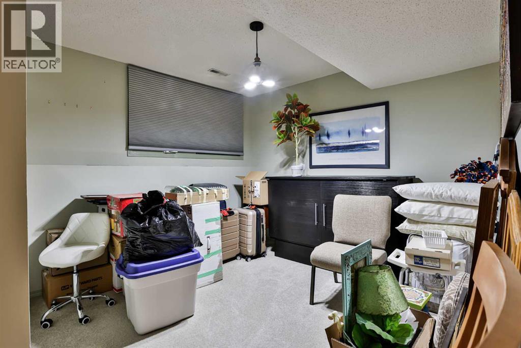 25 Selkirk Road W, Lethbridge, Alberta  T1K 4N4 - Photo 16 - A2265987