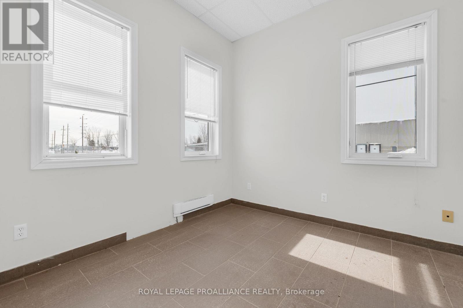 191 North Murray Street, Quinte West (Trenton Ward), Ontario  K8V 6R7 - Photo 16 - X12788086