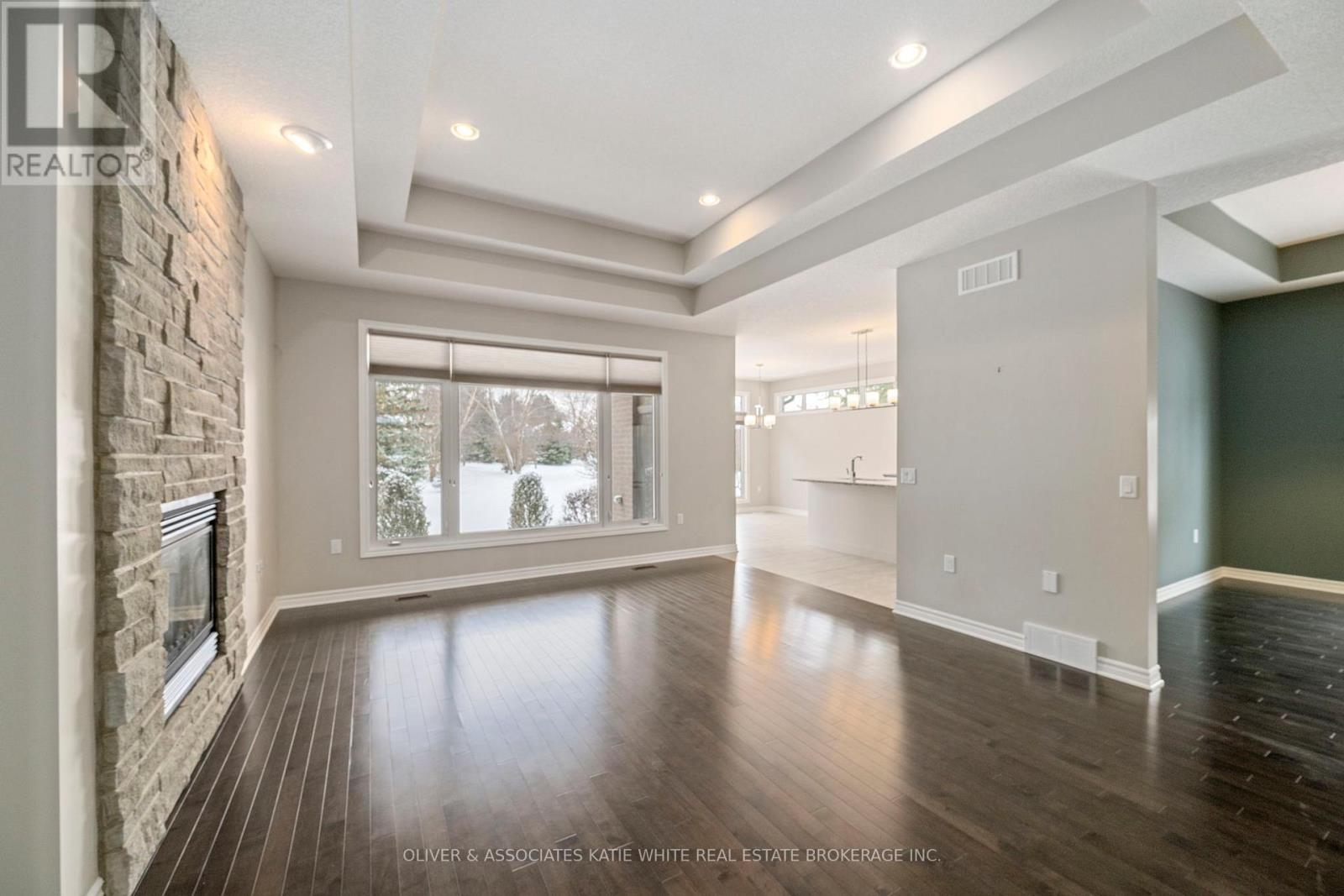 2205 Jack Nash Drive, London South, Ontario  N6K 5R3 - Photo 4 - X12788190