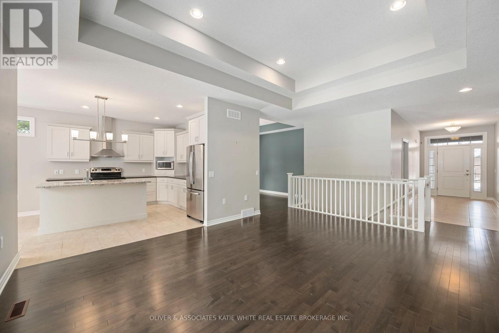 2205 Jack Nash Drive, London South, Ontario  N6K 5R3 - Photo 6 - X12788190